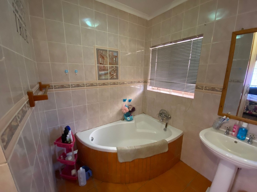 10 Bedroom Property for Sale in Orkney North West